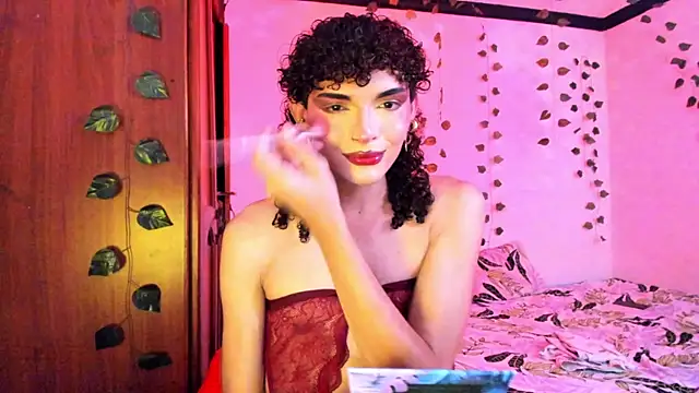 Snapshot of lucianromero chatting on 09.22.25 lucianromero online show from 09.22.25