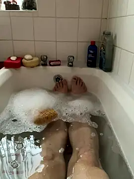 Snapshot of Russell1508 chatting on 11.10.25 Russell1508 online show from 11.10.25