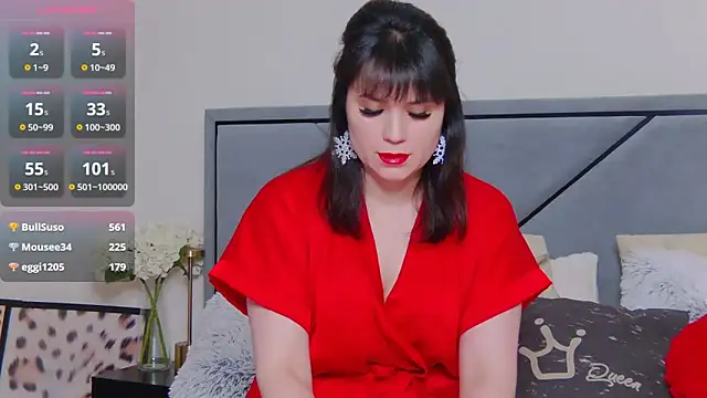 BellaHillss online show from 02.08.25