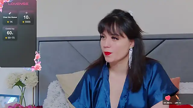 BellaHillss online show from 03.08.25