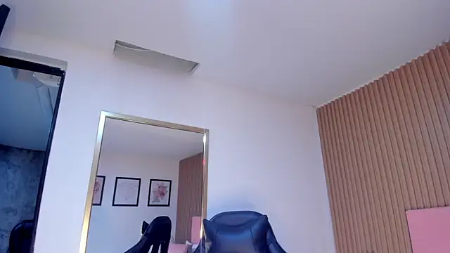 Dakota diaz  online show from 02.27.25