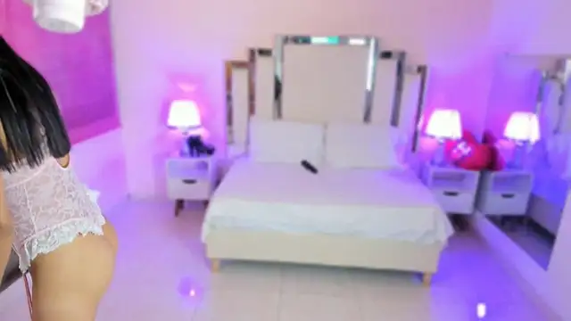 lauramartin1 online show from 09.21.25