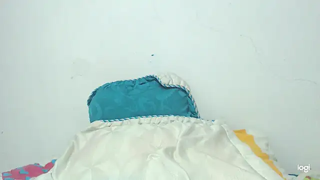 Snapshot of tomboyblue chatting on 01.10.25 tomboyblue online show from 01.10.25