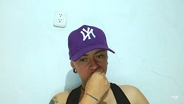 Snapshot of tomboyblue chatting on 01.19.25 tomboyblue online show from 01.19.25