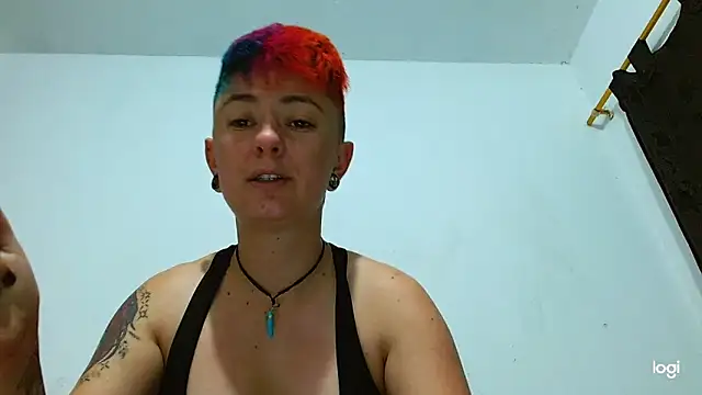 Snapshot of tomboyblue chatting on 01.22.25 tomboyblue online show from 01.22.25