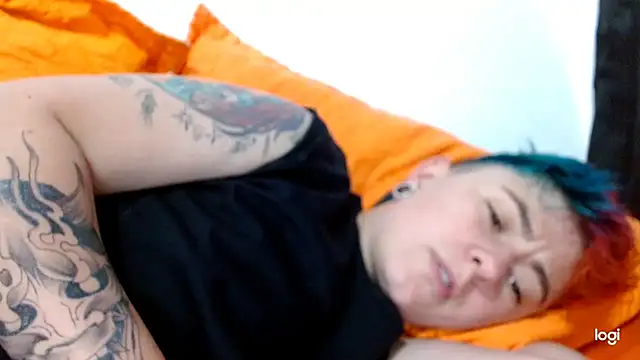 Snapshot of tomboyblue chatting on 01.30.25 tomboyblue online show from 01.30.25