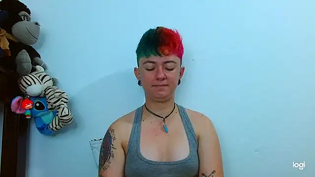 Snapshot of tomboyblue chatting on 02.19.25 tomboyblue online show from 02.19.25