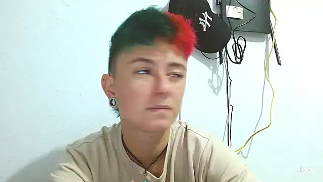 Snapshot of tomboyblue chatting on 02.28.25 tomboyblue online show from 02.28.25