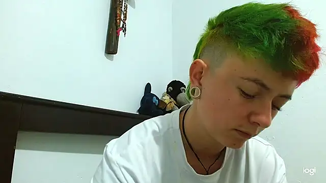 Snapshot of tomboyblue chatting on 03.12.25 tomboyblue online show from 03.12.25