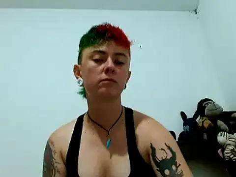 Snapshot of tomboyblue chatting on 03.20.25 tomboyblue online show from 03.20.25