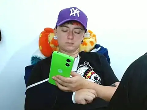 Snapshot of tomboyblue chatting on 03.21.25 tomboyblue online show from 03.21.25