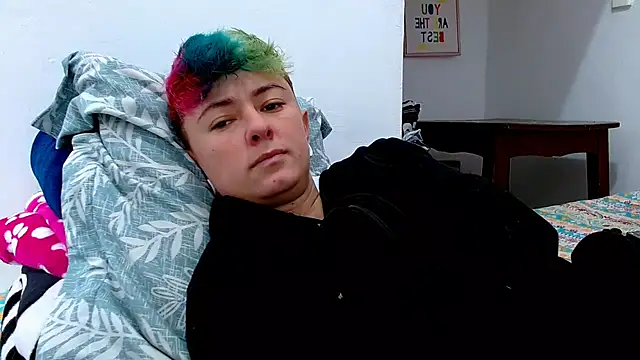 Snapshot of tomboyblue chatting on 10.08.25 tomboyblue online show from 10.08.25