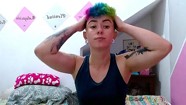 Snapshot of tomboyblue chatting on 10.11.25 tomboyblue online show from 10.11.25