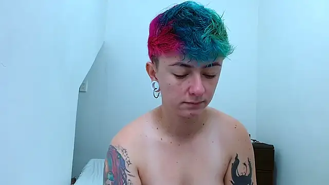 Snapshot of tomboyblue chatting on 11.07.25 tomboyblue online show from 11.07.25