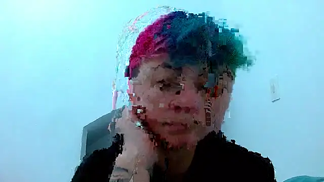 Snapshot of tomboyblue chatting on 11.12.25 tomboyblue online show from 11.12.25