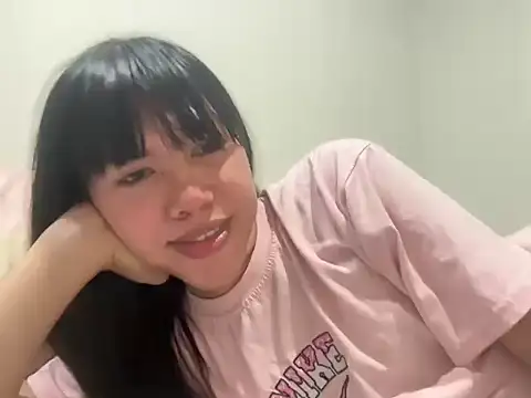 Snapshot of Ella_foxxx chatting on 01.11.26 Ella foxxx online show from 01.11.26