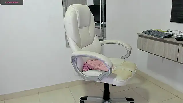 Snapshot of dahian_carter chatting on 09.12.25 dahian carter online show from 09.12.25