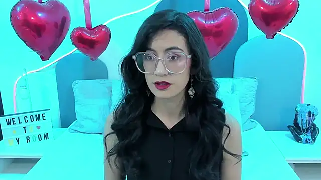 SophieGomez22 online show from 02.14.25