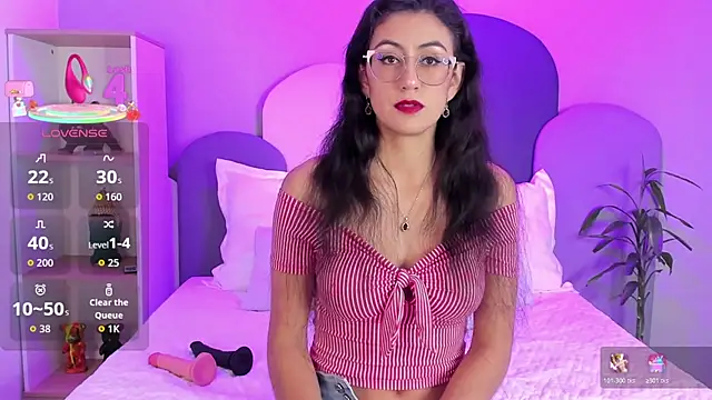 SophieGomez22 online show from 12.20.25