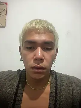 Snapshot of GianniStreet chatting on 12.05.25 GianniStreet online show from 12.05.25