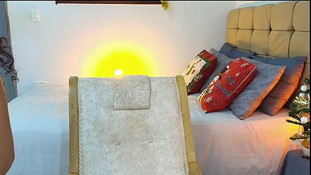 Snapshot of PaoL22 chatting on 12.15.24 PaoL22 online show from 12.15.24