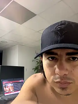 DanielGomez9 online show from 12.16.25