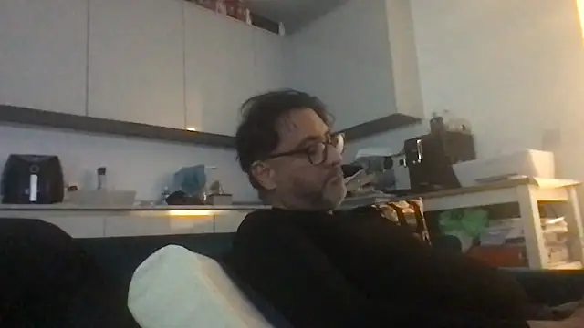 Robin007 online show from 10.31.25