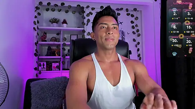 Couple muscle1 online show from 12.26.24