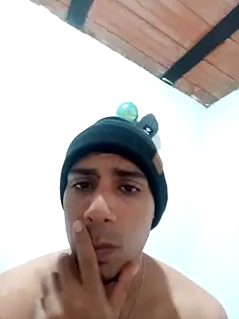 Snapshot of bonehur chatting on 02.08.25 bonehur online show from 02.08.25