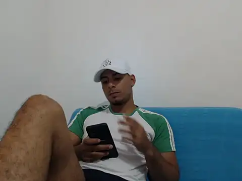 Snapshot of bonehur chatting on 02.19.25 bonehur online show from 02.19.25