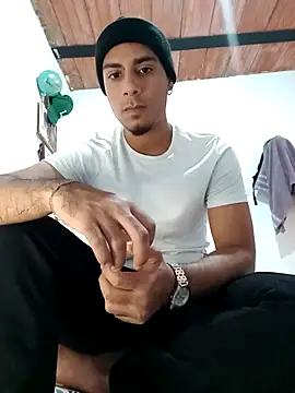 Snapshot of bonehur chatting on 03.11.25 bonehur online show from 03.11.25