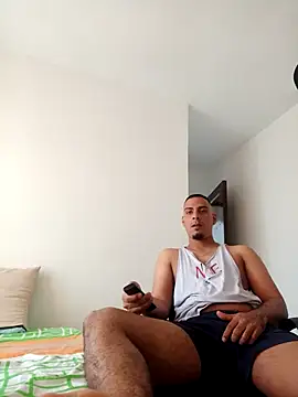 Snapshot of bonehur chatting on 10.04.25 bonehur online show from 10.04.25