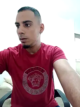 Snapshot of bonehur chatting on 11.08.25 bonehur online show from 11.08.25