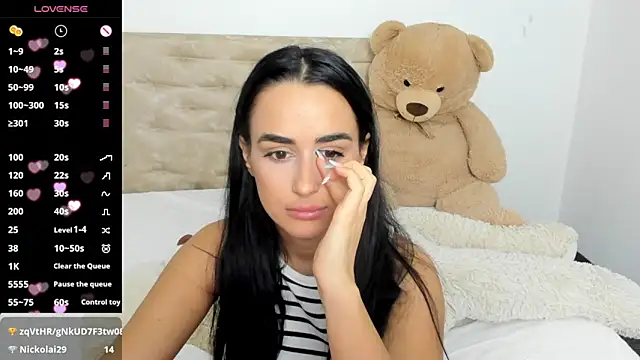 DarcieJane online show from 12.04.24