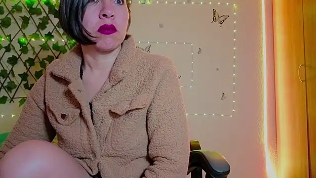 Lady breaks hearts online show from 10.29.25