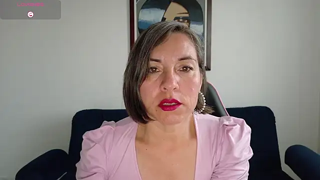 Lady breaks hearts online show from 12.04.25