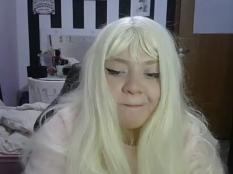 Snapshot of RuthBunny chatting on 08.06.26 RuthBunny online show from 08.06.26
