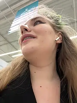 Snapshot of Holy_Tereza chatting on 12.25.24 Holy Tereza online show from 12.25.24