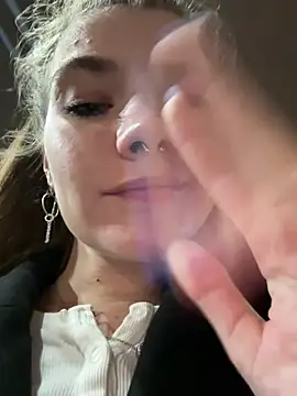 Snapshot of Holy_Tereza chatting on 03.04.25 Holy Tereza online show from 03.04.25