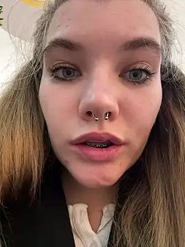 Snapshot of Holy_Tereza chatting on 03.07.25 Holy Tereza online show from 03.07.25