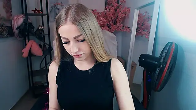  KittyBoo online show from 02.05.25