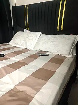 KikiLovesD online show from 02.16.26