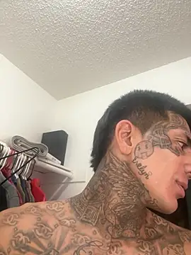 Snapshot of Papinine6 chatting on 10.21.25 Papinine6 online show from 10.21.25