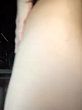 Snapshot of Freya_Milf chatting on 12.04.24 Freya Milf online show from 12.04.24