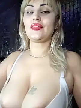 Snapshot of Freya_Milf chatting on 01.13.25 Freya Milf online show from 01.13.25