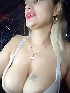 Snapshot of Freya_Milf chatting on 01.14.25 Freya Milf online show from 01.14.25