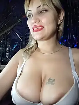 Snapshot of Freya_Milf chatting on 01.15.25 Freya Milf online show from 01.15.25