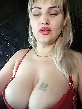 Snapshot of Freya_Milf chatting on 03.12.25 Freya Milf online show from 03.12.25