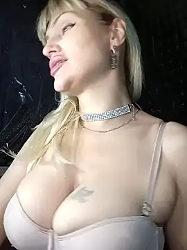 Snapshot of Freya_Milf chatting on 11.29.25 Freya Milf online show from 11.29.25