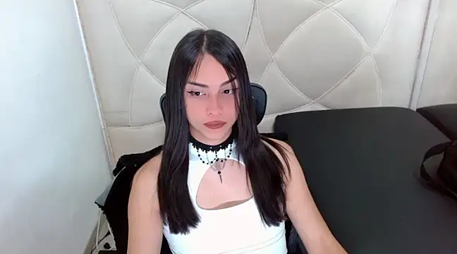 Snapshot of Dollbehavior_ chatting on 12.11.24 Dollbehavior online show from 12.11.24